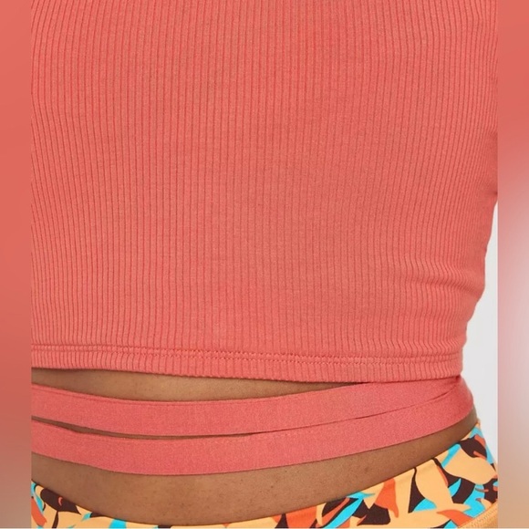 Offline by Aerie Thumbs Up Tie-Back T-Shirt, S, Coral, Ribbed Cropped Open-Back - Picture 3 of 13